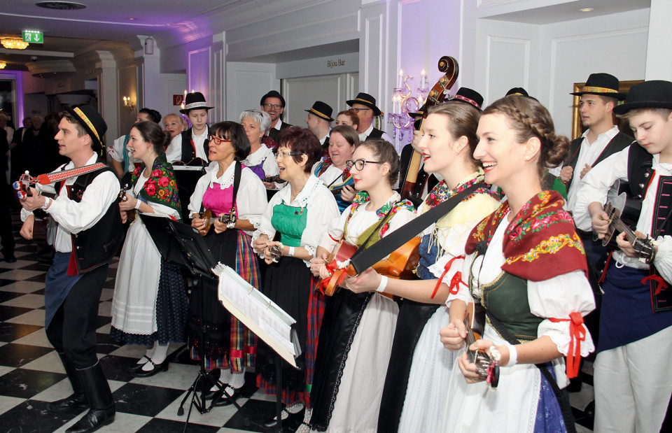 Poljanci su pozdravili brojne goste 72. Hrvatskoga bala u bečkom Parkhotelu Schönbrunn